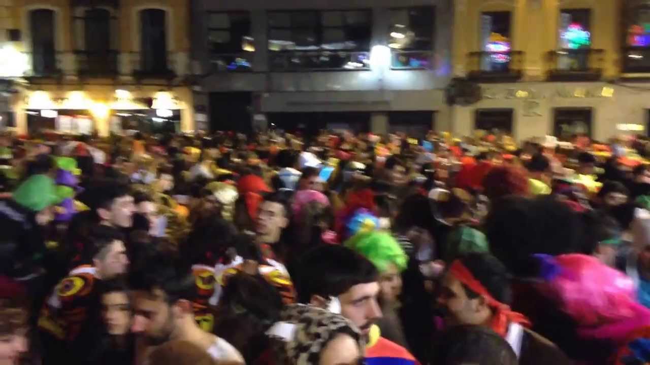 Carnaval Badajoz 2014 ( Botellones Plaza de España )