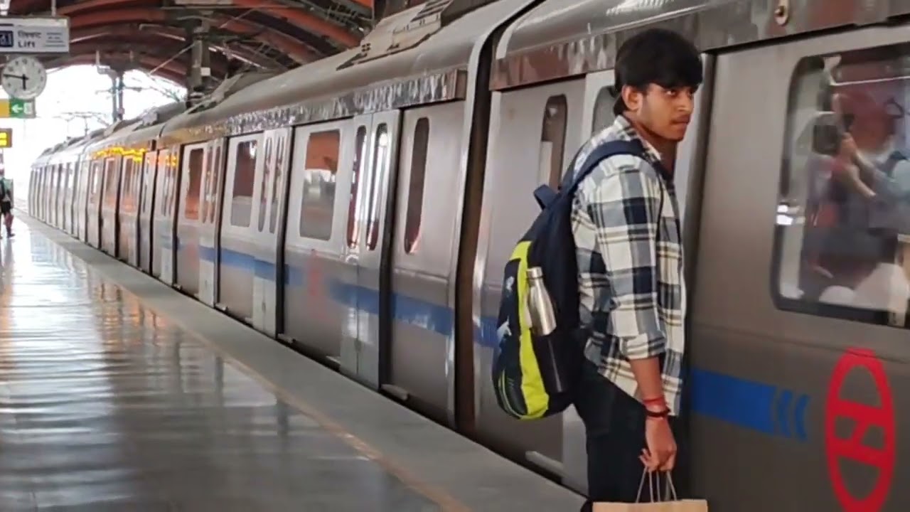 Delhi Metro Station ✨✨#City Center #Metro #Noida Electronic City #Delhi Metro 🚇#Happy Journey.