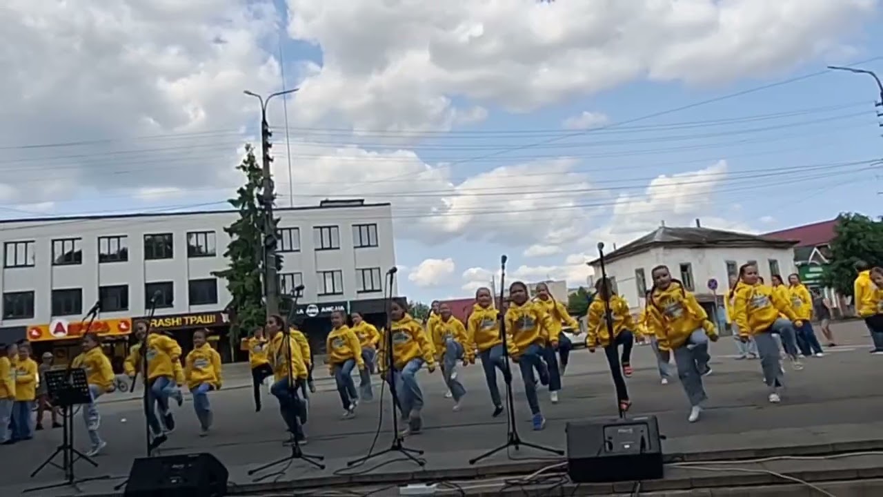 Веселі черевички • Бути простим • 1.06.2025