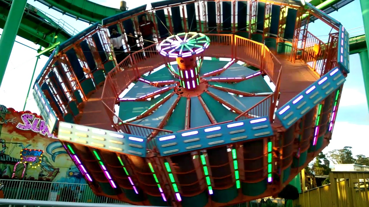 Santa Cruz Beach BoardwaLk CYCLONE Ride / SANTA CRUZ BOARDWALK