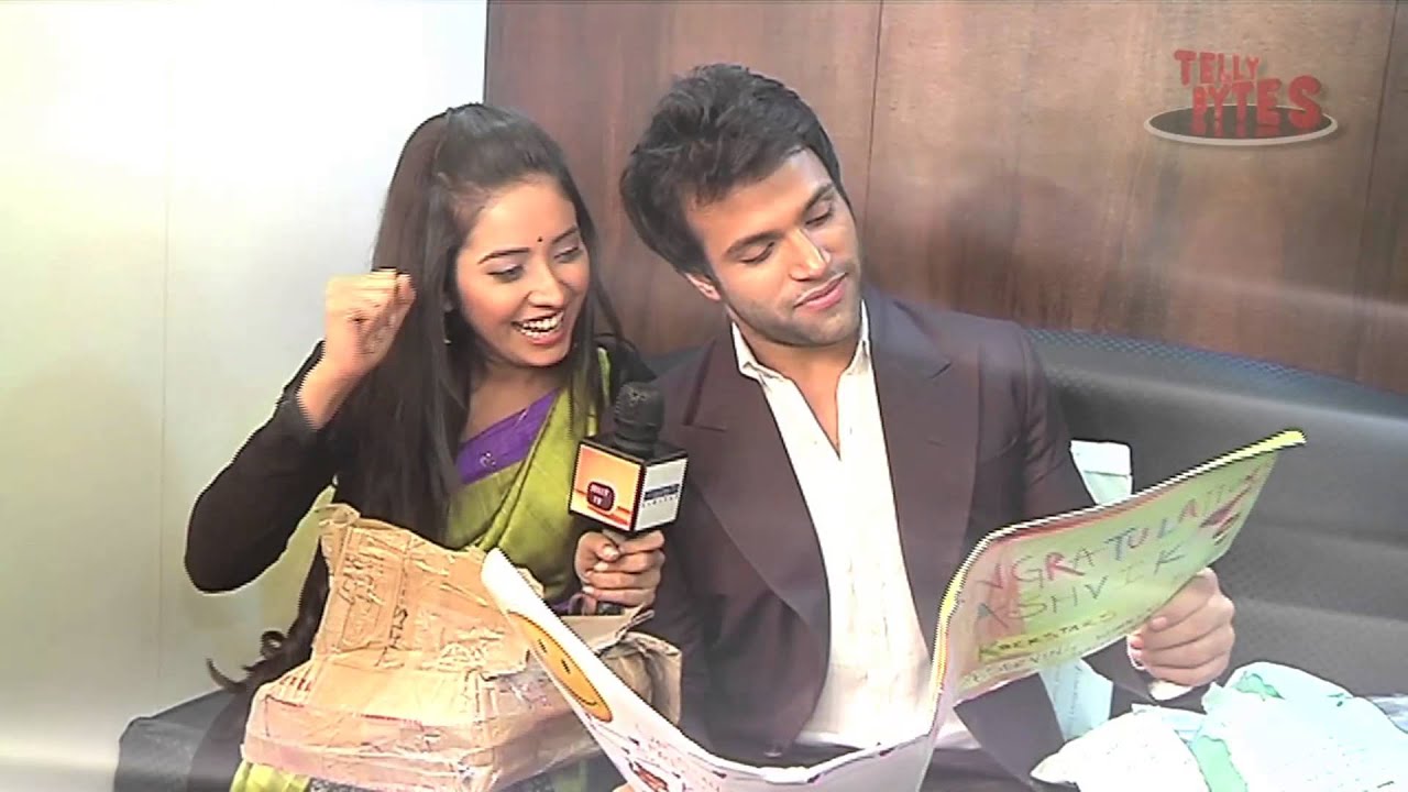 Rithvik and Asha Receive Gifts from Fans PART 3