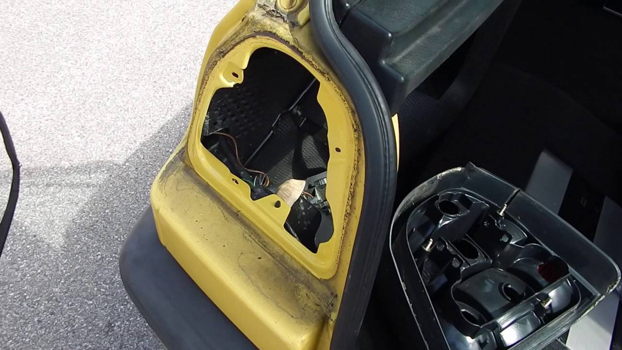 VW GOLF 3 RÜCKLEUCHTEN AUSBAUEN / WECHSELN