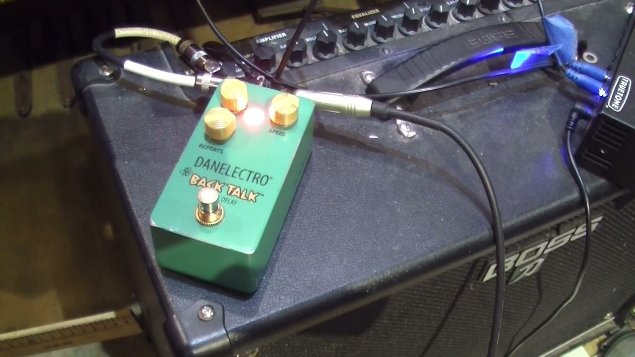 Harmonicaster electric harmonica with reverse delay