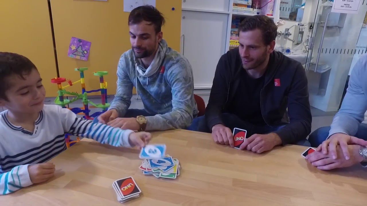 FC Wacker Innsbruck besucht die Innsbrucker Kinderklinik