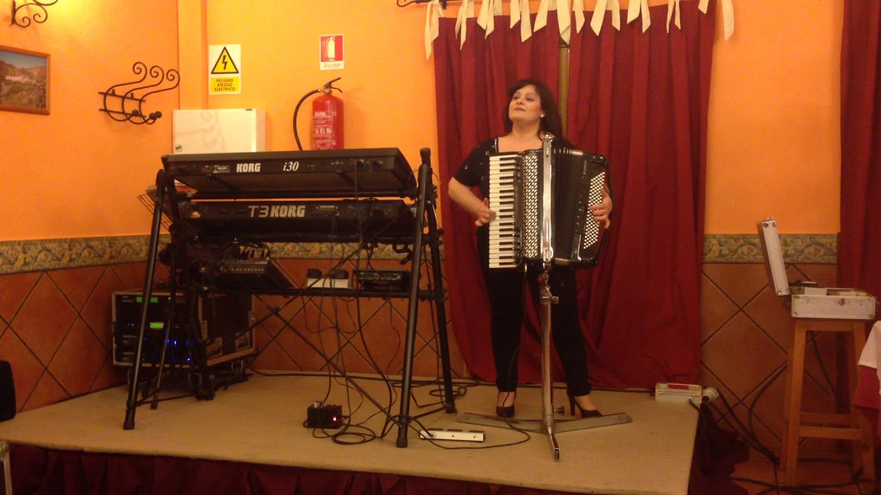 Carmen Mari y Su Acordeon En er Mundo 1
