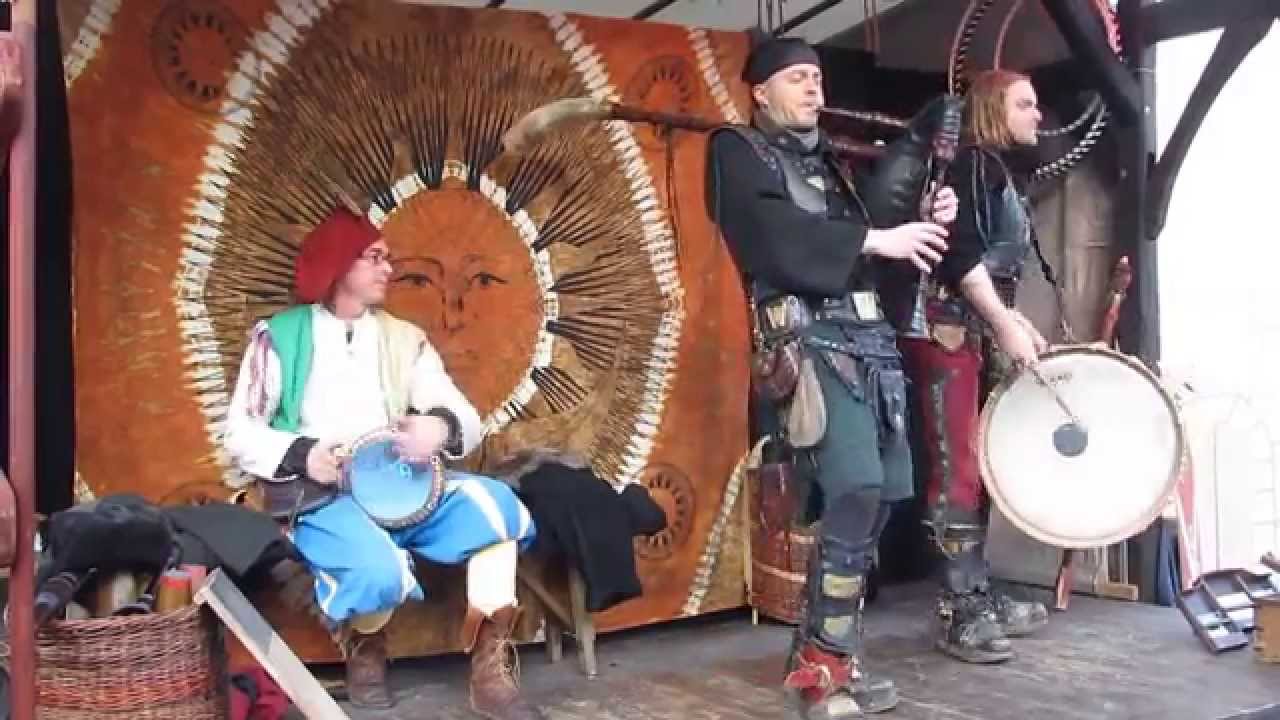 Fabula Aetatis in Bochum - Der tanzende Bock, auf dem Bochumer Weihnachtsmarkt 2014!