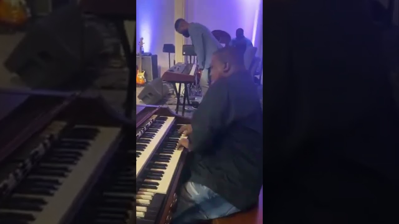 Organist Goes Crazy Behind Preacher #Top10musicians