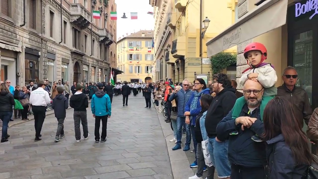 Raduno degli Alpini a Reggio Emilia, sez. Emilia-Romagna e Lombardia