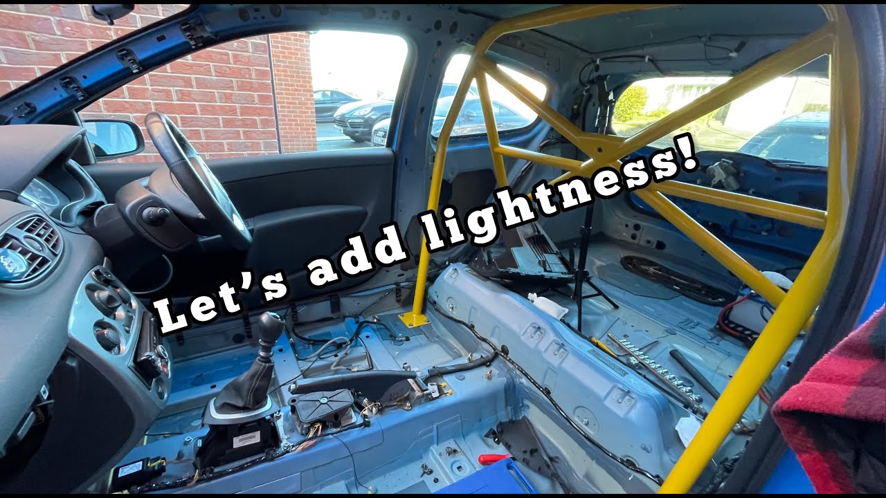 Renault Clio 197/200 strip out. Adding lightness!