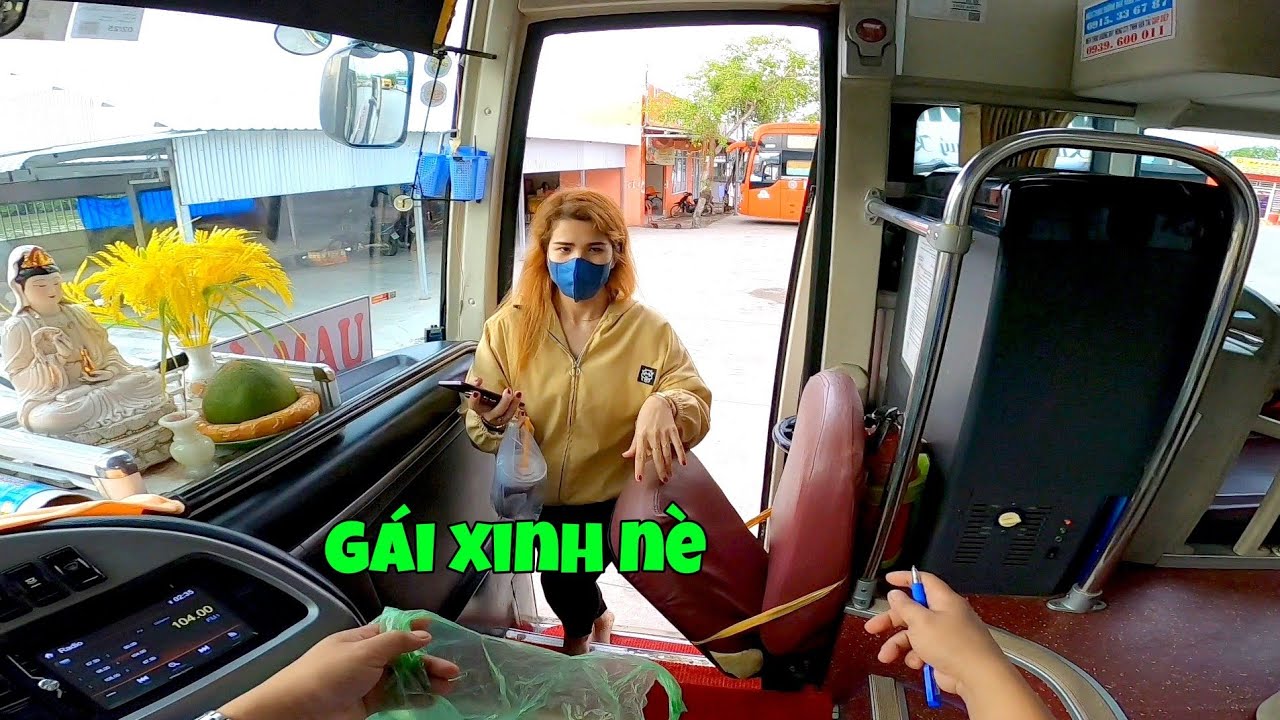 Hành trình cùng vợ nhỏ rước khách cà khịa gái xinh