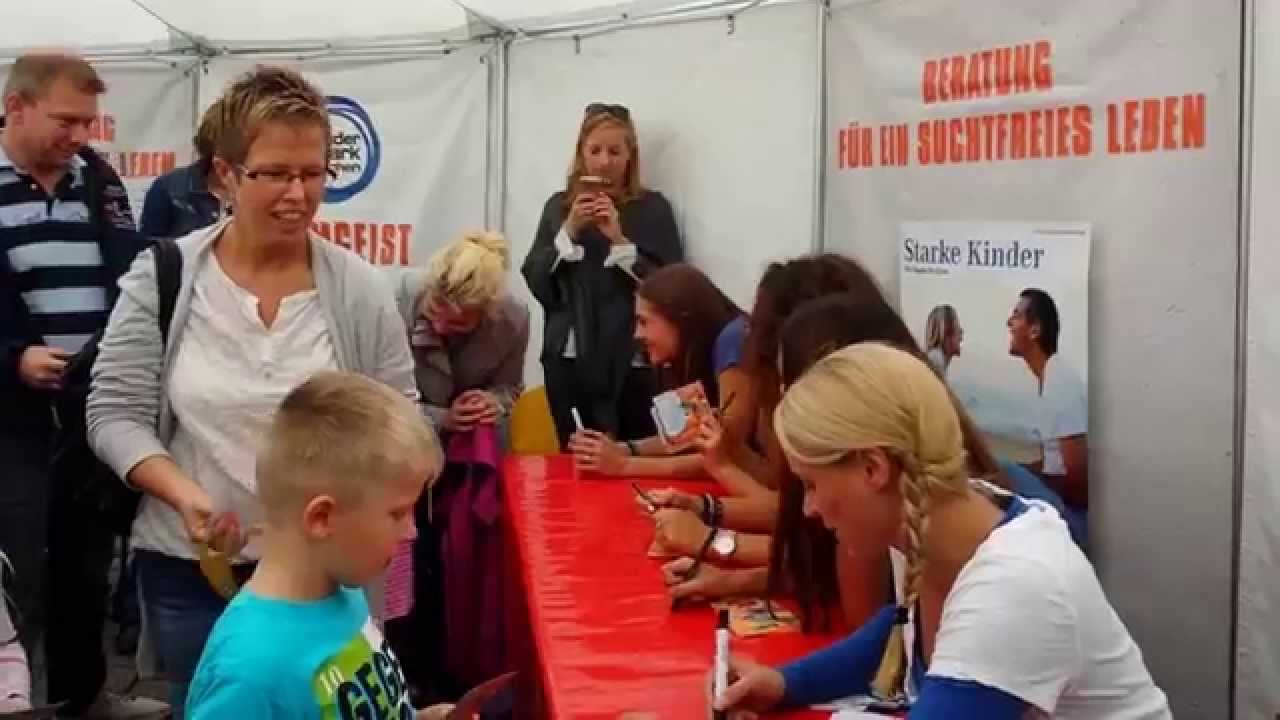 TanzalarmKids 2015 bei der Autogrammstunde Teil 1