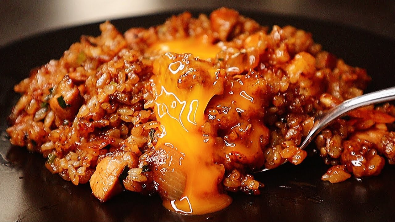 どの炒飯よりも、どの焼飯よりも遥かにヤバい！この世で1番やみつきになる『ソース焼飯』の作り方