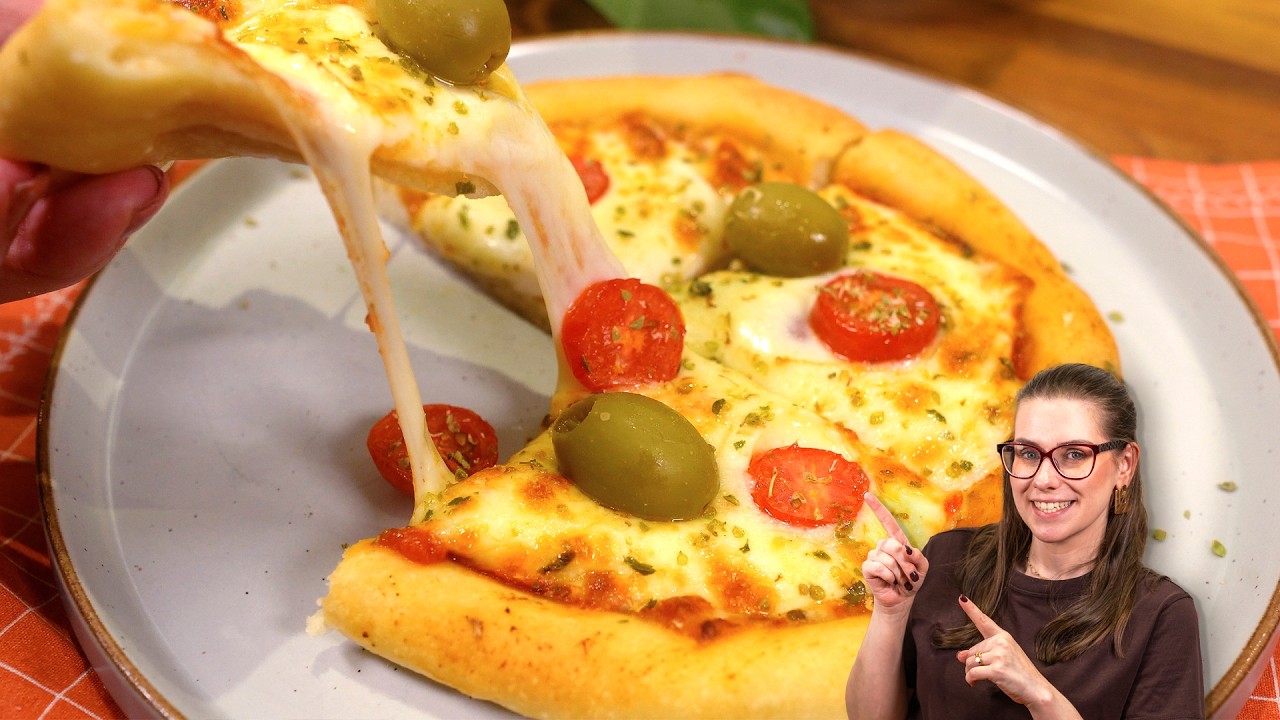 PIZZA CASEIRA FÁCIL E RÁPIDA! POUCOS MINUTOS, E SEM SUJEIRA NA COZINHA, MINI PIZZA CASEIRA
