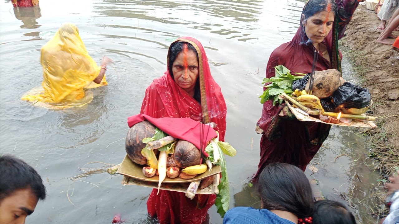 बिहार के एक गाँव में छठ पूजा / chhath pooja in a village of Bihar.