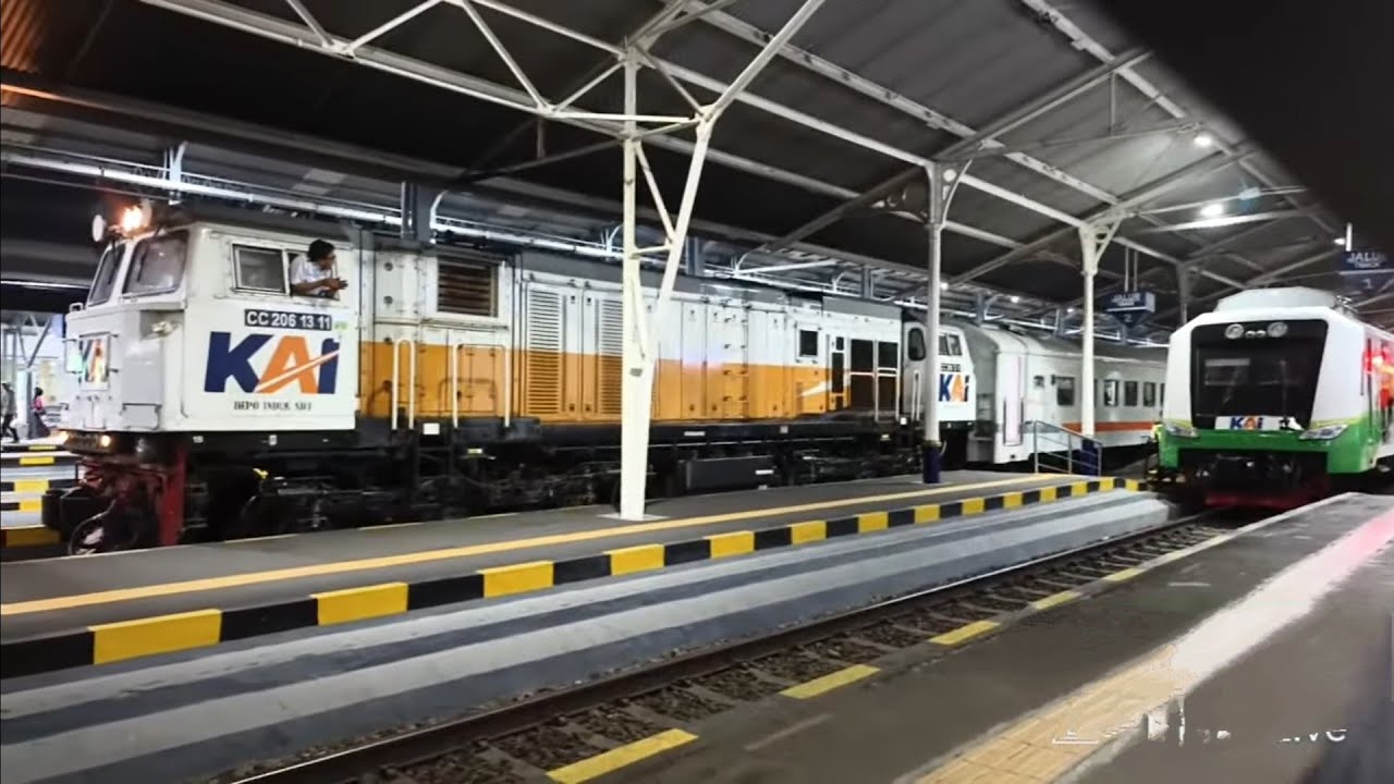 PERTAMA KALI NAIK KERETA KE STASIUN INDRO DI GRESIK , KA JENGGALA RELASI SIDOARJO SURABAYA INDRO