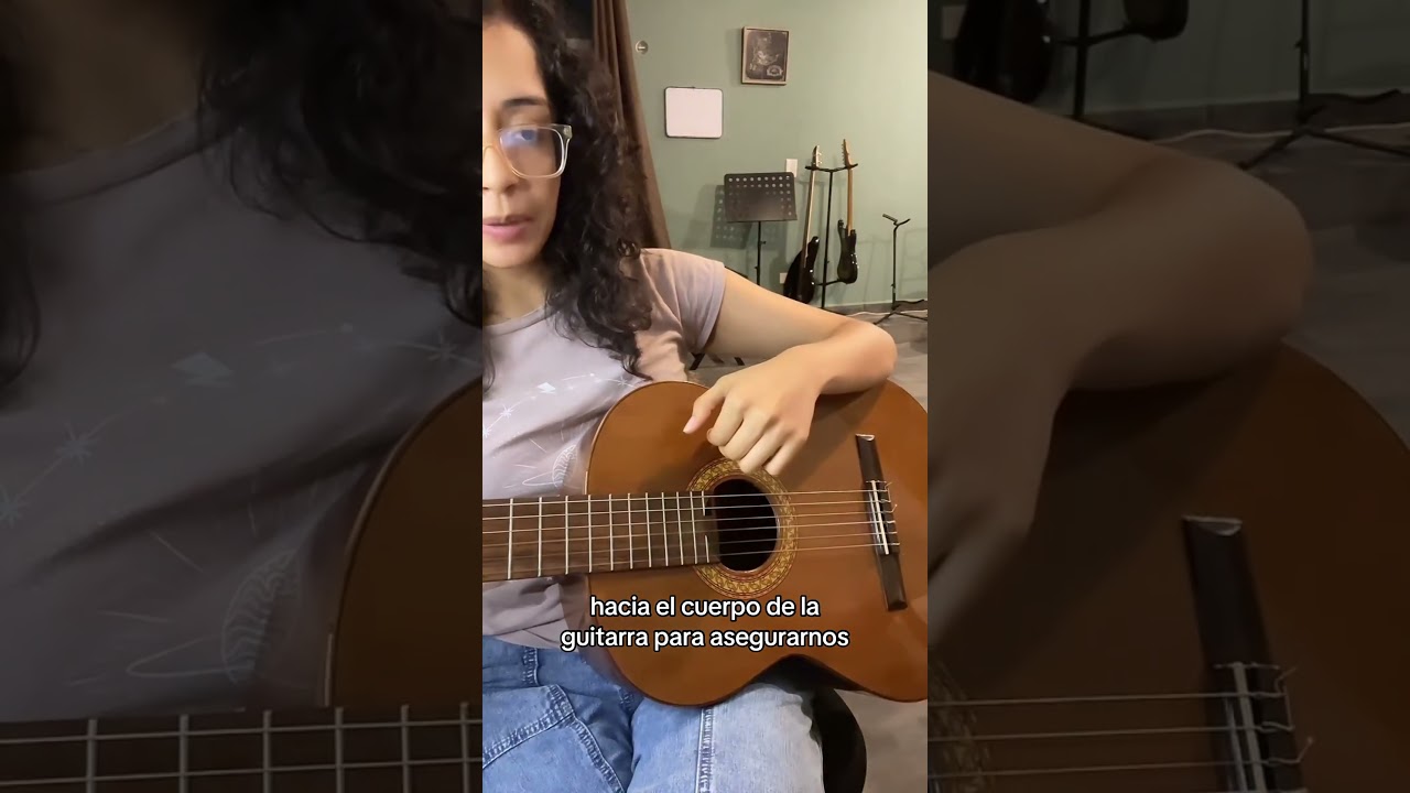 T&eacute;cnica de rasgueo 🎸 #aprendeguitarra #guitarraprincipiantes #cursodeguitarra