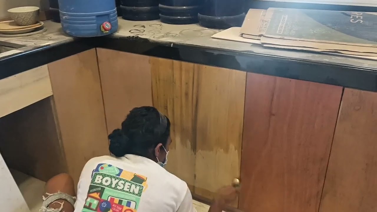 Solignum ka muna bago pintora sa hanging cabinet para protection sa anay! 