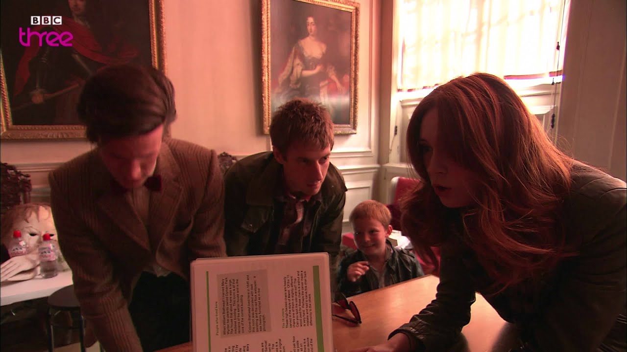 The Doctor Who Cast Sing the Confidential Song - Doctor Who Confidential - BBC