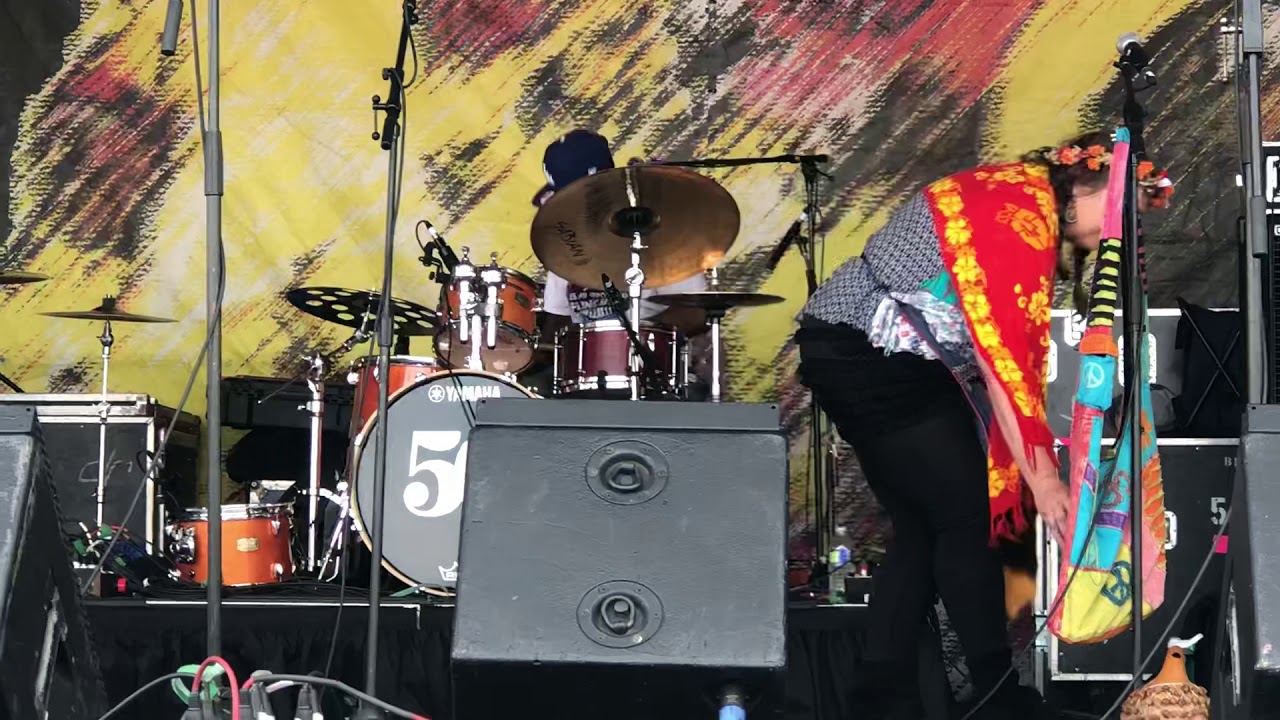 The Flaming Arrows Go Marchin' Inn