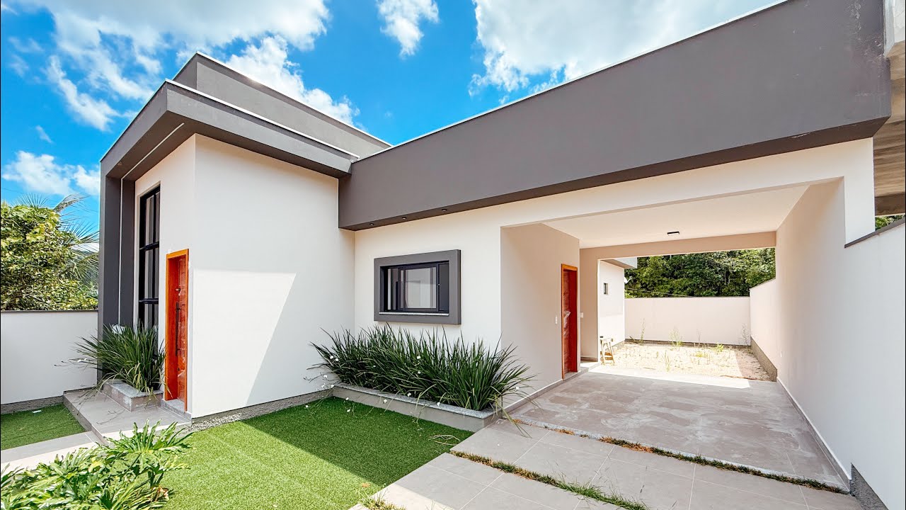 LINDA CASA TÉRREA COM SUÍTE, GARAGEM COBERTA E ÓTIMO ESPAÇO A VENDA EM NOVA TRENTO/SC  R$579.000,00