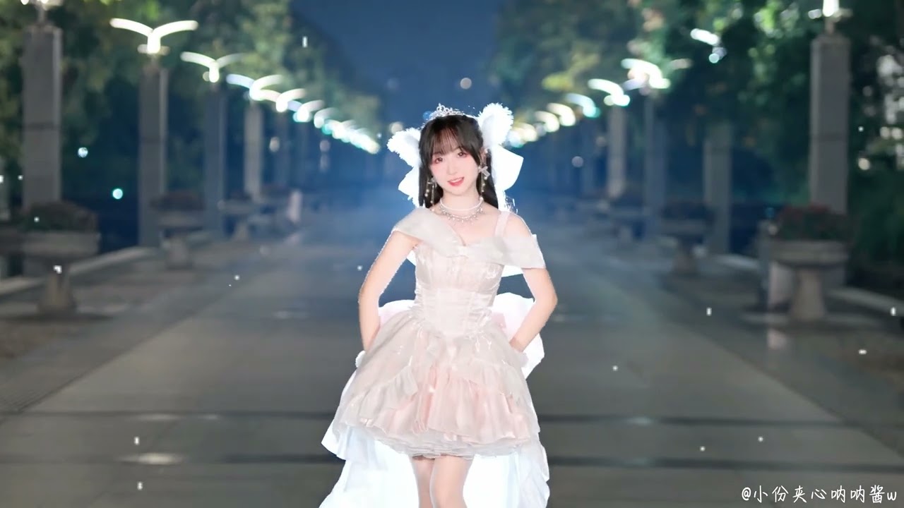 冬日里的白色妹妹❄ 她好像会发光【生日作】
