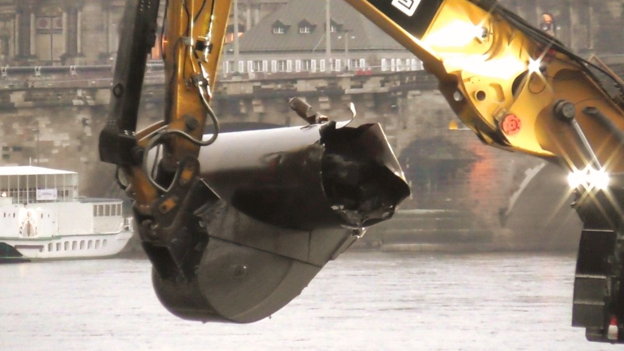 Abbrucharbeiten an der Carolabrücke im Fokus #dresden Update 16.01.2025