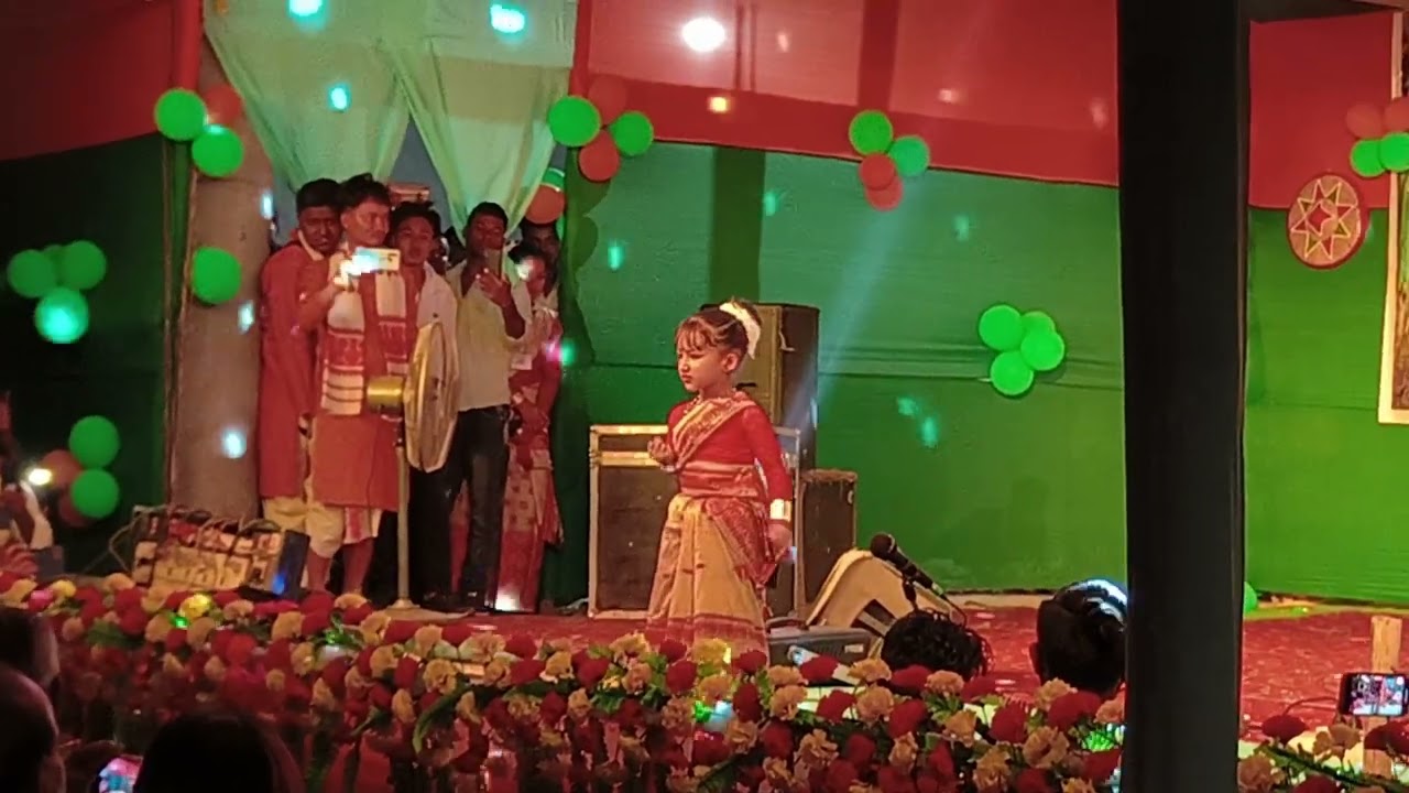 adyasri upadai dancing on stage at balichang. Assamese song. subscribe my youtube channel