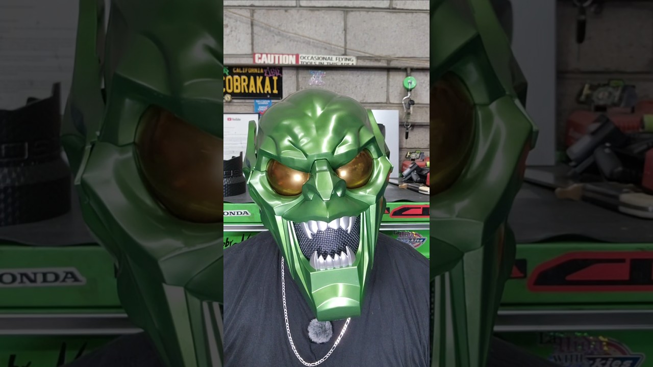 Green goblin Helmet!! #spiderman #downtowndisney #unboxing #marvel #mask #funny #fun