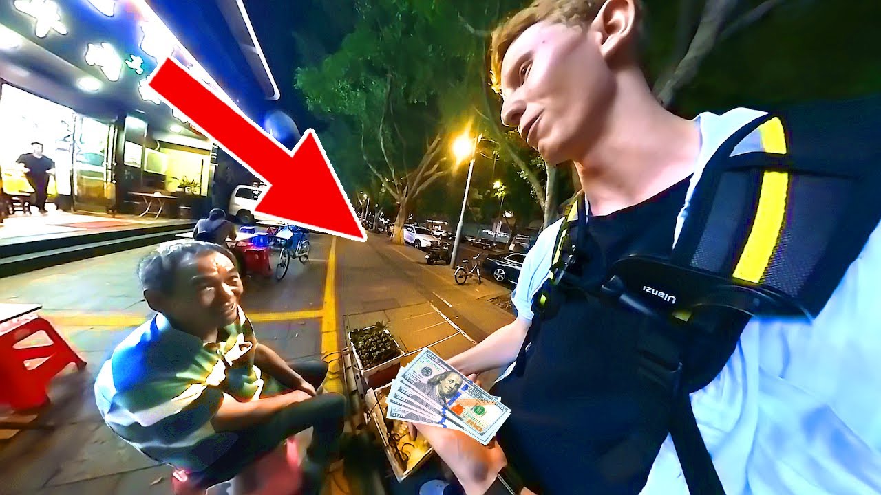 Chinese fruit seller couldn't go home so I did THIS 🇨🇳