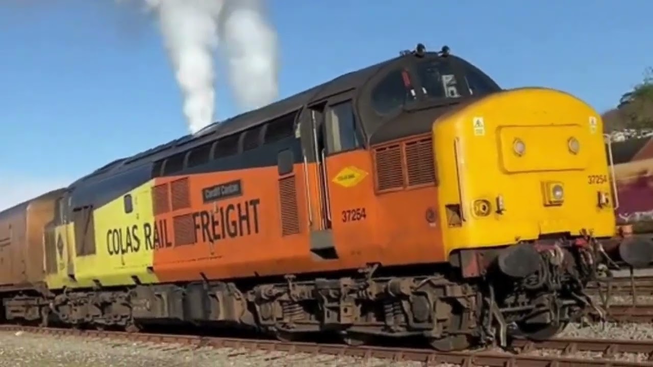 Class 37 254  Colas Rail Freight - Start Up #locomotives