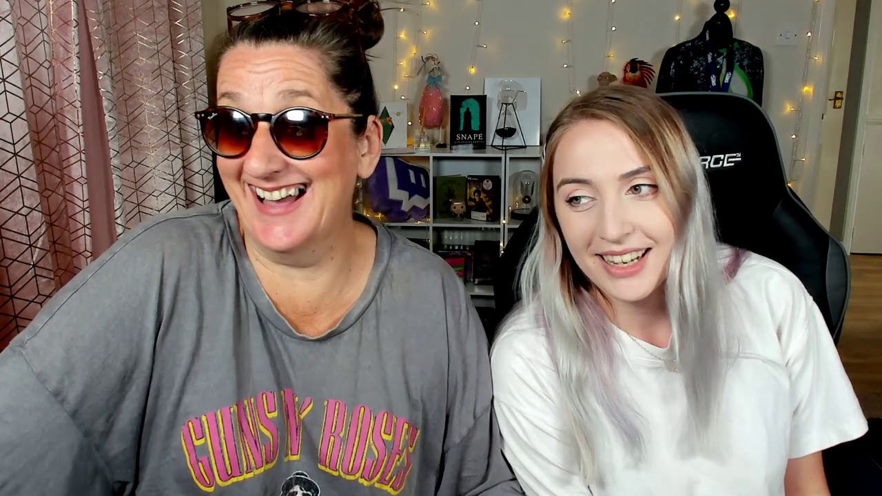 Getting juiced with Mumbella ft. Ray Bon sunglasses