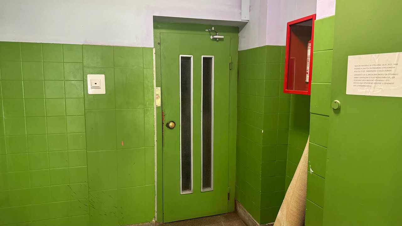 AMAZING & Interesting Single-Speed Original DAKA Lift at Aleksinačkih Rudara 28, Serbia, Belgrade