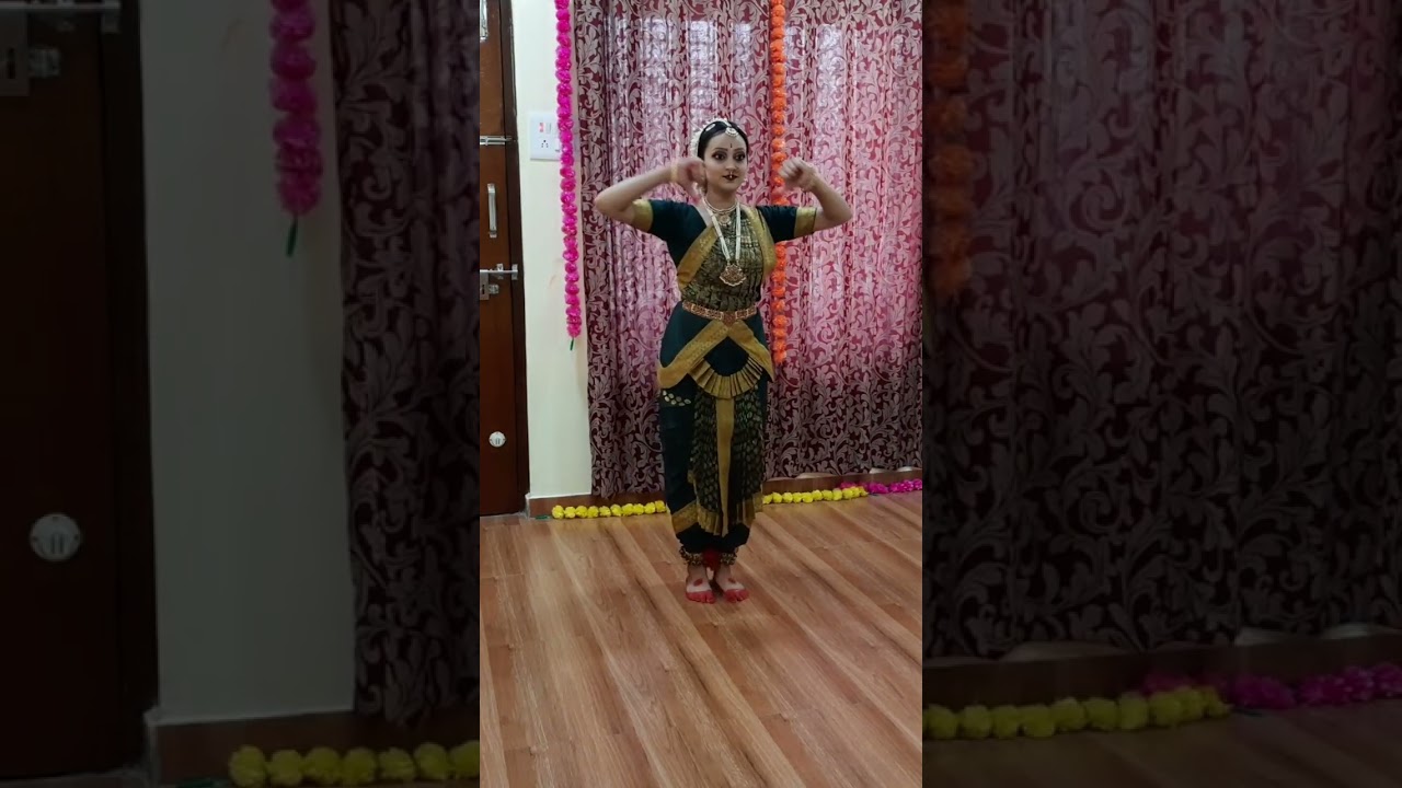 Namaskaram in #bharatanatyam #rutujadhaneshwar #nrutyatmi #dance #indian #dancecover #classicaldance