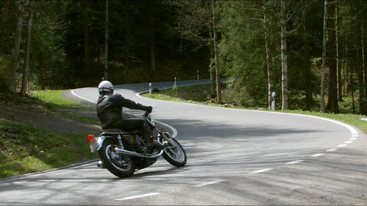 Yamaha TX 750 Classic Motorcycle Ride
