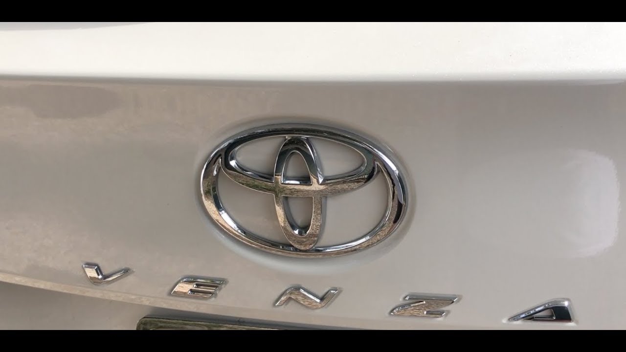 2013 Toyota Venza Oil Change High Definition!!