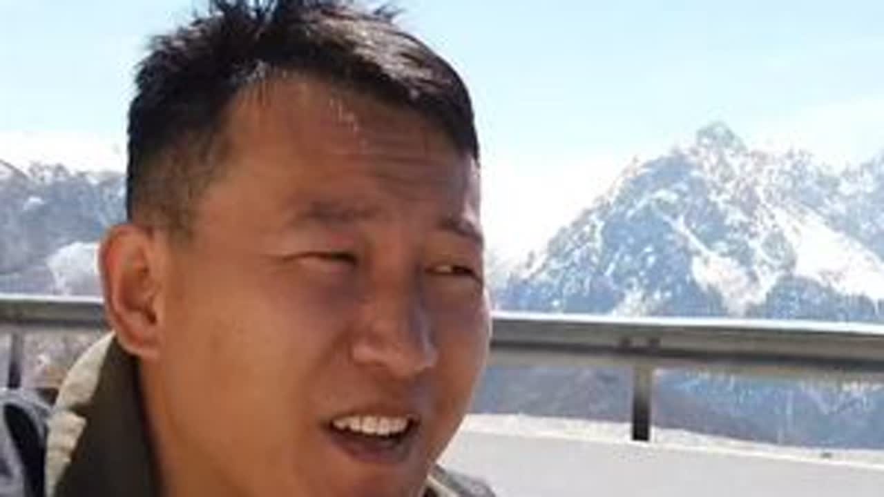 318国道进藏随记：安徽小哥开挖机去拉萨，怒江大桥隐藏悲壮故事#旅行见闻 #怒江大桥的故事 #高原 #318川藏线 #世界那么大我想去看看 #床车自驾游西藏 #怒江72拐