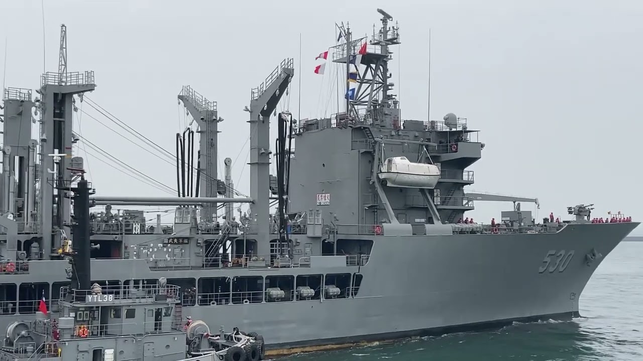 【海軍艦艇】舷號AOE 530武夷油彈補給艦-2 (Fast Combat Support Ship)
