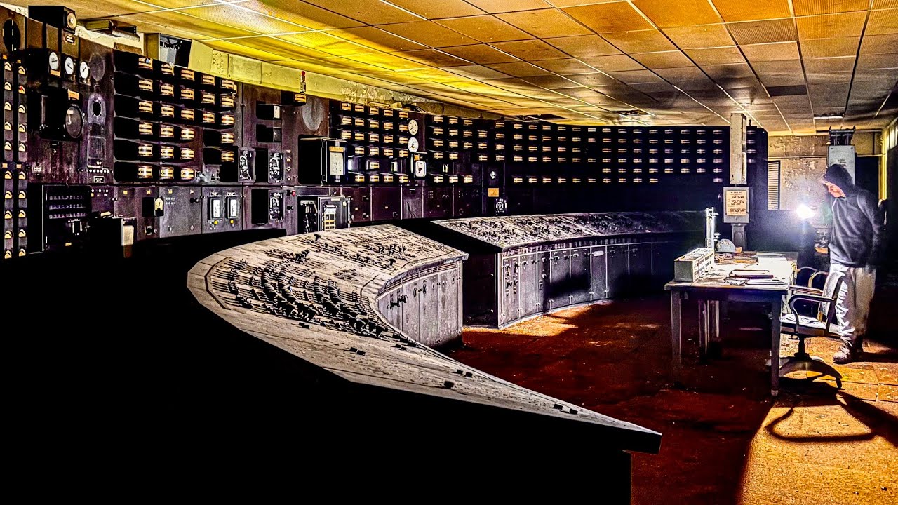 Exploring a Massive Abandoned Power Plant - Machines Still Running