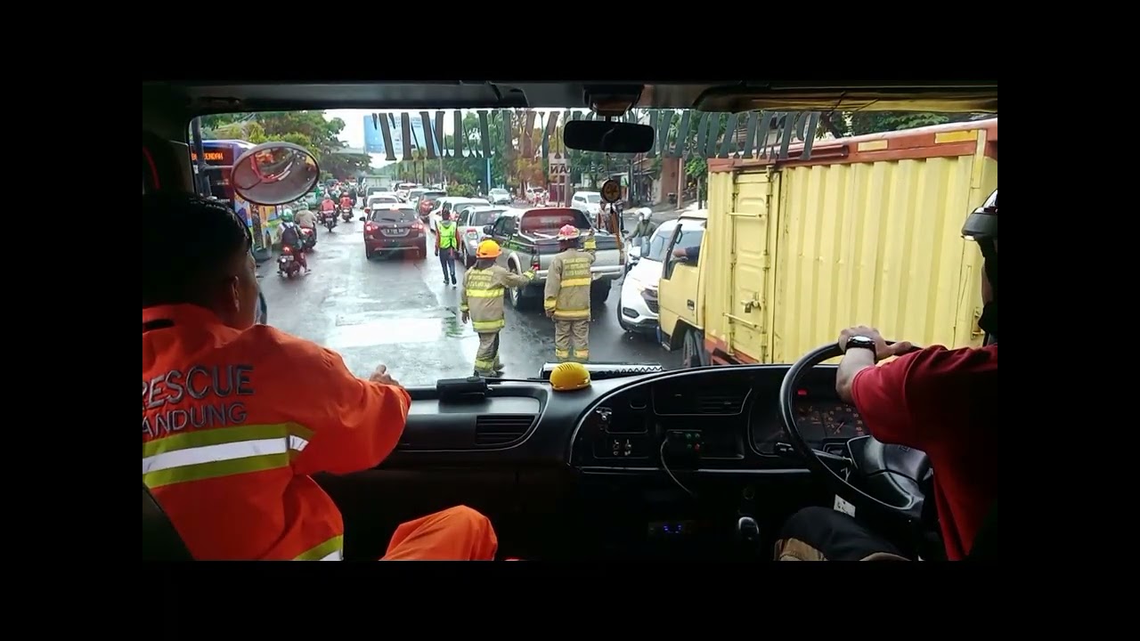 Lawan Arah karena macet || Kebakaran Kabel Listrik Di Buahbatu Bandung,