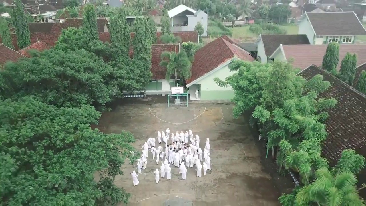 SEBUAH KISAH KLASIK - ANGKATAN 23 SMAN 1 CLURING