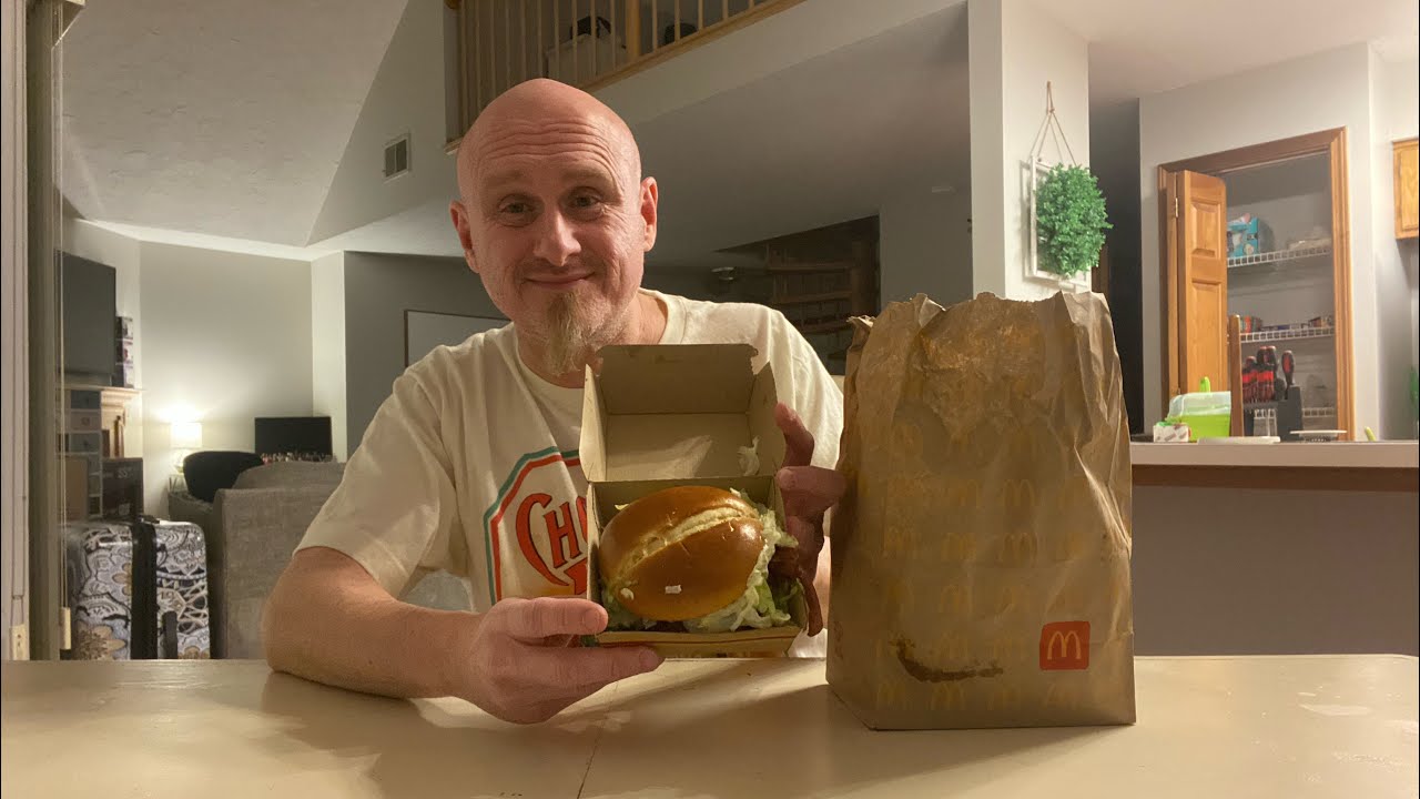 McDonald’s NEW Hot Honey Bacon McCrispy Chicken Sandwich (My Food Review)!! 