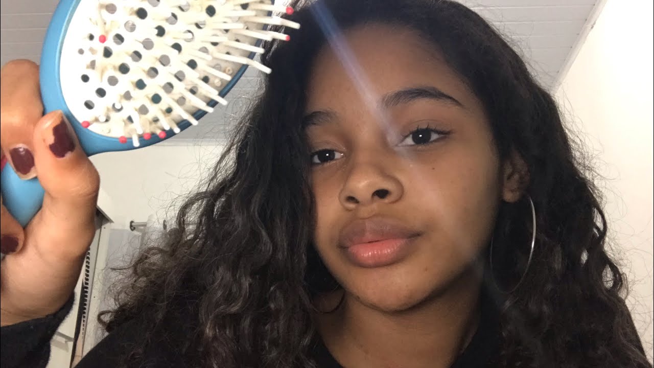 ASMR penteando seu cabelo