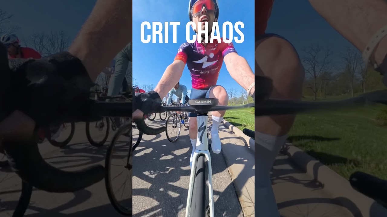 🫣Is crashing inevitable in crit racing? #crit #bikehandling #critrace #roadcycling #almostcrashed