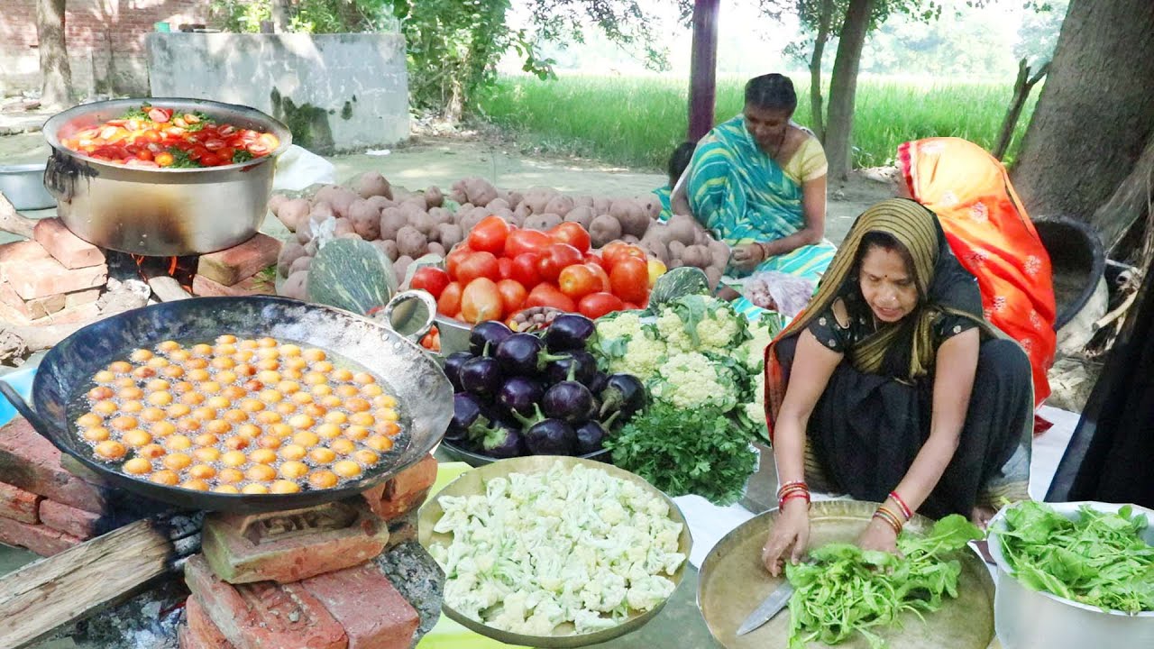 गुलाबजामुन के साथ मिक्स सब्जी और चावल पकोड़ा कढ़ी बन जाए तो बच्चे मांग मांग कर खाऐ