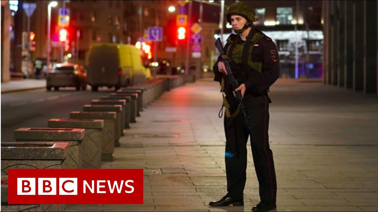 Moscow shooting: Gunshots heard at security services HQ - BBC News