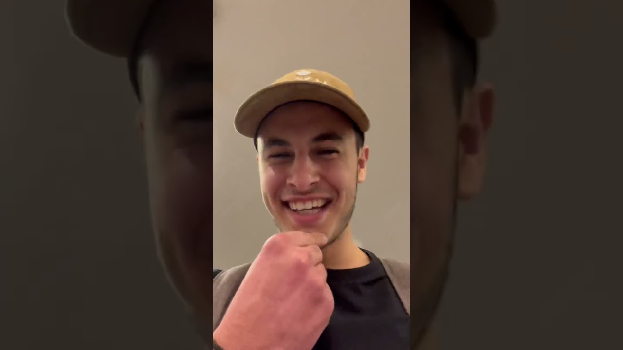 Piano Monoprix Marseille interdit de jouer le piano est scotché mais … attend Hugo￼