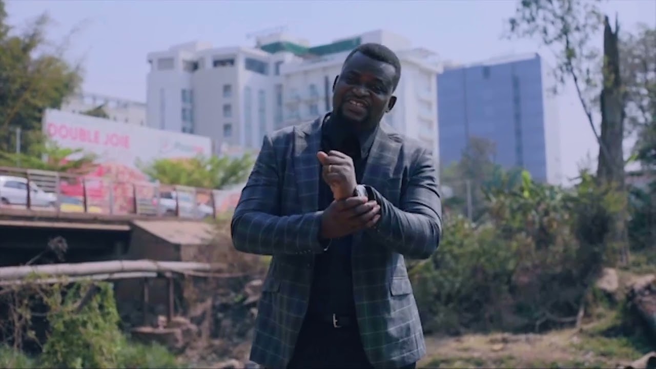Clip Officiel: