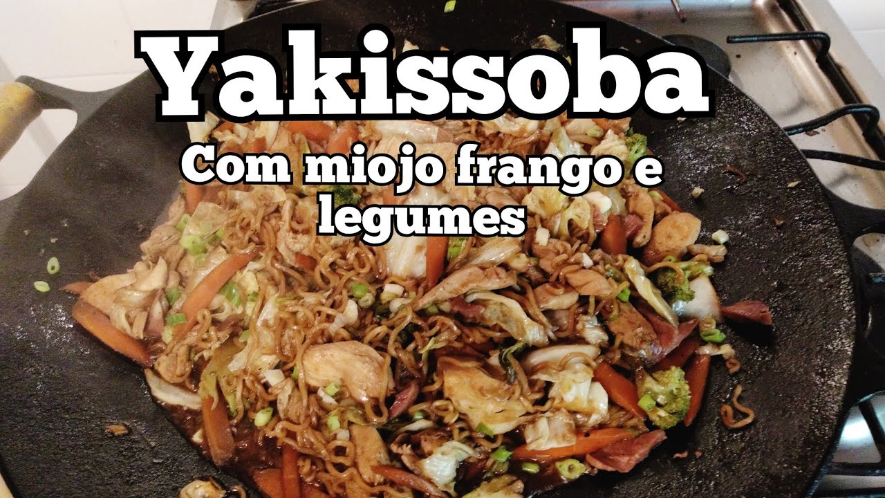 YAKISOBA - Miojo frango com legumes