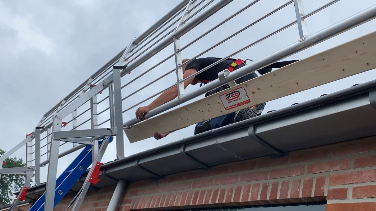Steiger & Ladderspecialist het RSS montage van de kantplankensets.