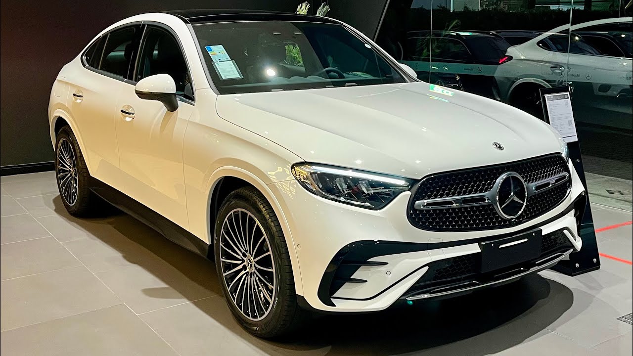 NOVO MERCEDES GLC 300 COUPÉ AMG LINE BRANCO POLAR 2.0 TURBO DE 258 CV EM DETALHES